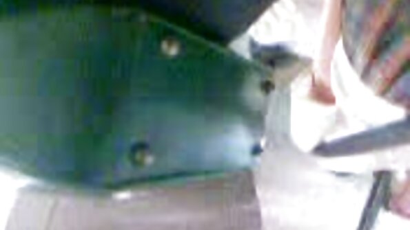 Fille Sexy De Près se fait ramoner porn femme vierge par derrière