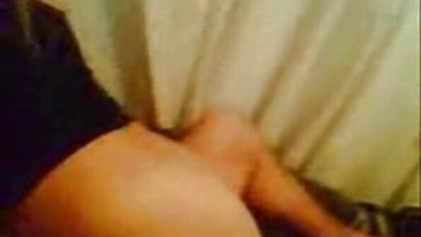Un père jette un xnxx femme vierge bébé de 18 ans au petit-déjeuner