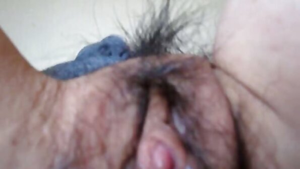 Sexe privé dans la salle de bain enfermé dans la maison d'un ami dans film x vierge la stupeur