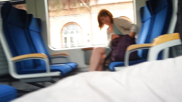 Les ancêtres de ma camarade xnxx vierje de classe Nastia sont partis à Bali