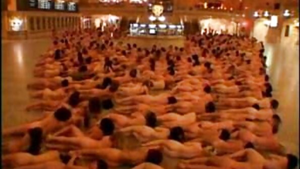 Très belle femme porno arab vierge aux gros seins fait l'amour