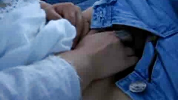 La meilleure salope joue avec sa xnxx femme vierge chatte après la fête