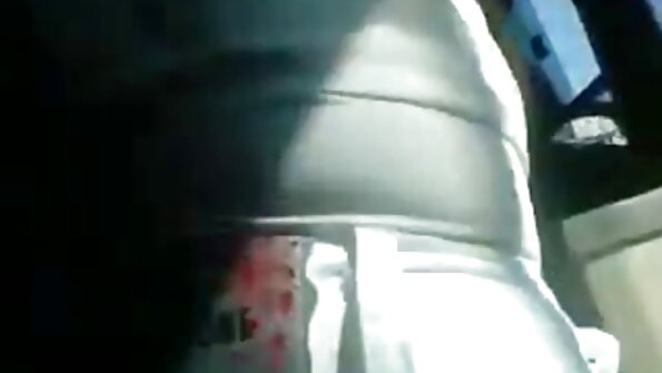 Elle s'assoit sur le visage video xxx vierge de son mari, lui fait pipi dessus puis l'embrasse.