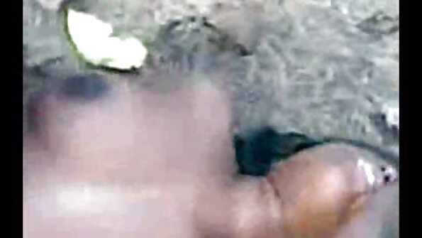 Sexe avec une amie dans la salle de porn viege bain passée inaperçue