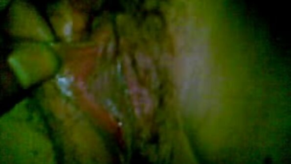 Beau-père caresse ma chatte xnxx de vierge sur la plage