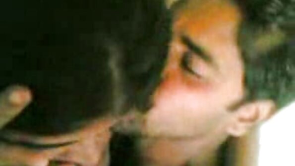 La demi-soeur brûle son frère pour se masturber et porno vierge arabe commence à faire du chantage