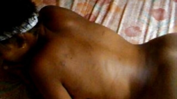 Une collègue blonde est mariée, après avoir bu nous sommes allés avec elle xnxx vierge à l'hôtel