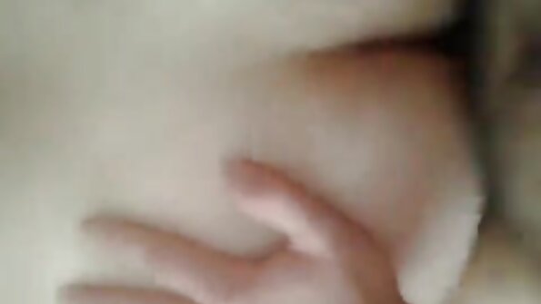 Couple video porno de fille vierge amateur retraité passionné à l'hôtel