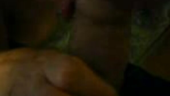 Sexe matinal avec un modèle chaud en bikini film porno vierge