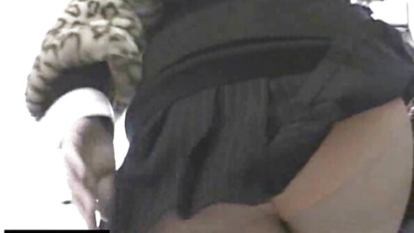 J'ai approché la femme de quelqu'un d'autre pendant qu'elle et son mari parlaient film x vierge au téléphone.