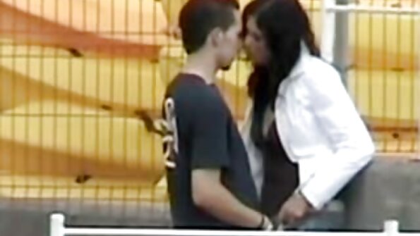 À la porno vierge arabe rivière, la sœur de mon amie m'a fait une pipe