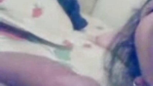 Le jeune homme de 18 ans a dit qu'il l'avait pris dans xnxx vierje sa bouche pour la première fois.