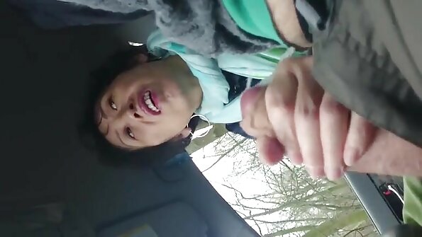Un passager inquiet a exhorté le chauffeur de taxi à l'emmener dans la film x vierge nature